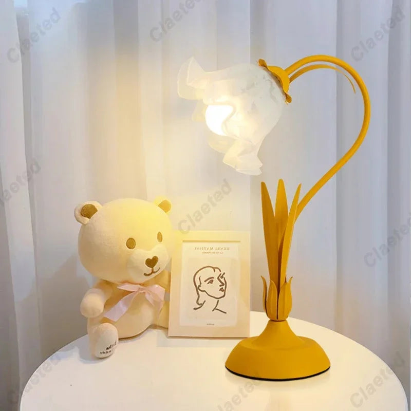 Lámpara de Escritorio con Diseño Floral Clásico